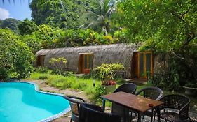 Catba Backpackers Hostel & Pool Bar